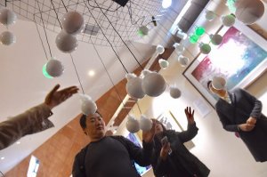 科学与艺术擦出“量子与拓扑”火花有多美妙？